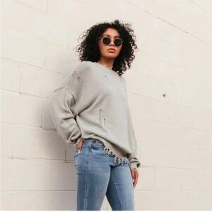 The post Victoria distressed sweater
